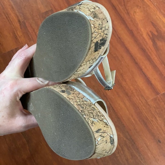 Karl Lagerfeld Carin silver leather cork wedge heel ankle strap NEW sz 10 metal - Picture 5 of 11